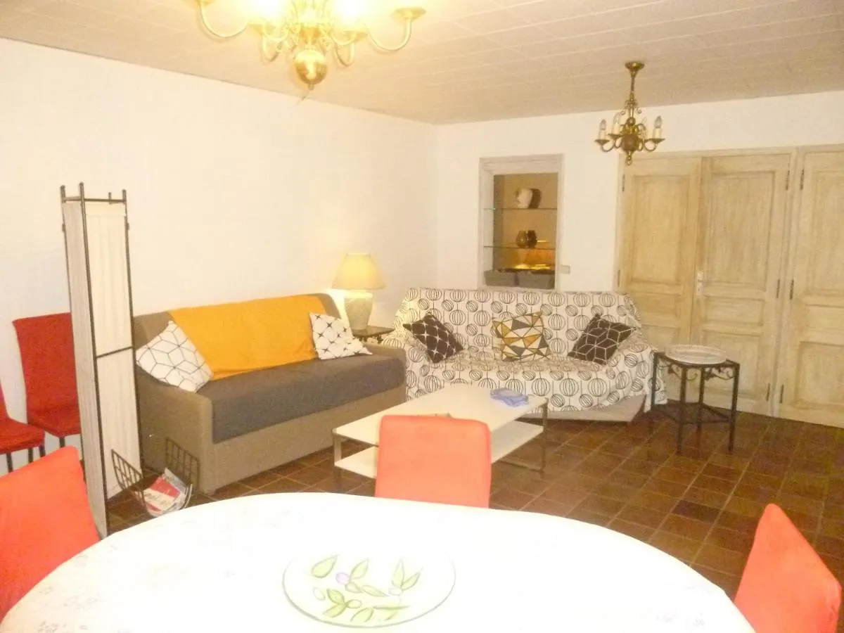 Appartement SANARY - Zone piétonne - GARAGE - CLIM - 2 chambres 4 à 6 personnes - WIFI